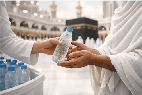 يوفر المشروع مشروبات باردة في الأجوا الحارة ومشروبات ساخنة في الأجوا الباردة ويتم توزيعها في أوقات الذروة ومواسم الازدحام لضمان خدمة أكبر عدد ممكن من المعتمرين والمصلينينفذ المشروع بواسطة فريق من المتطوعين لضمان التنظيم وسرعة التوزيع ويعكس قيم الكرم والعطا في خدمة ضيوف الرحمنمساهمتك تروي عطش معتمر وتمنحك أجر السقيا المستمر بإذن الله